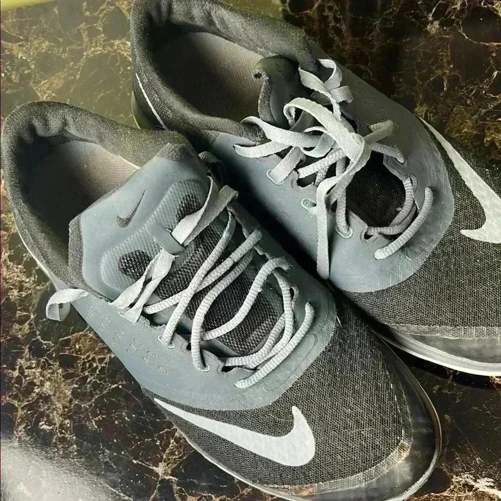 Nike women running ,walking ,Gym, athletic sports shoes.